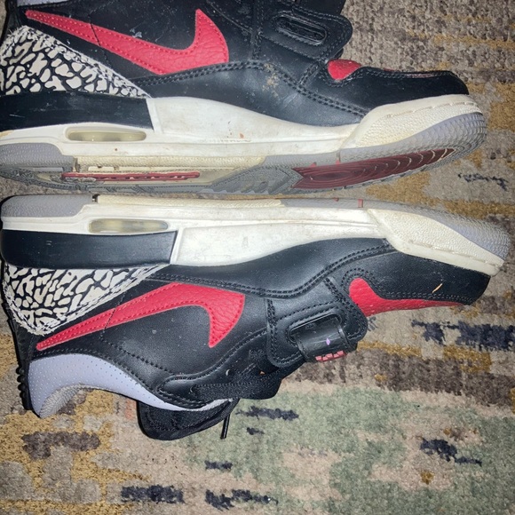 RED BLACK AND WHITE NIKES - Picture 4 of 4